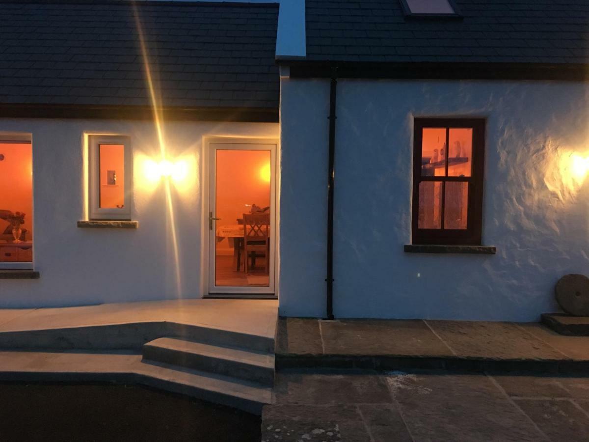 Conway'S Cottage With Sea View Nestling By Cliffs-Of-Moher Лисканор Екстериор снимка
